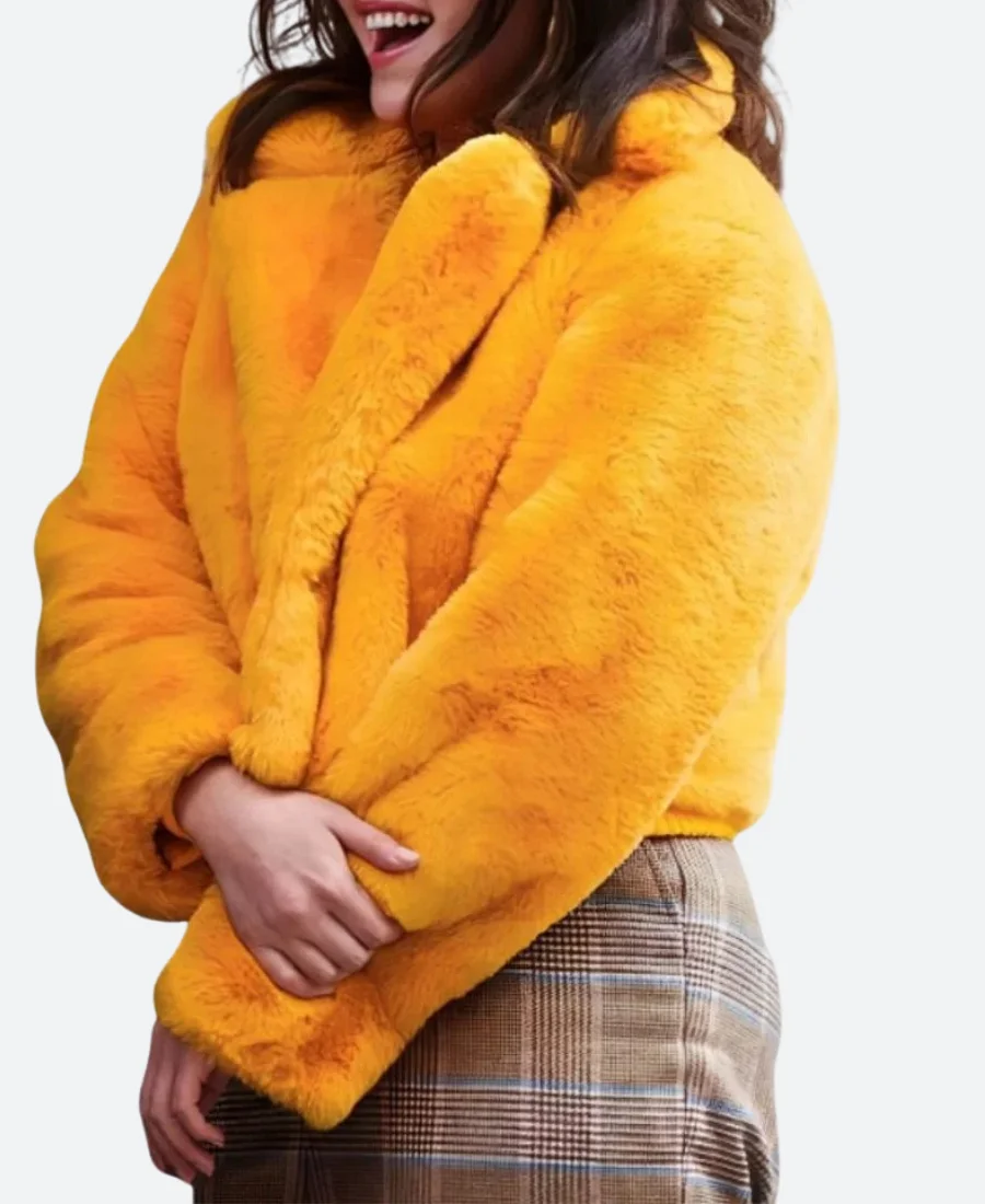 Only Murders in The Building S04 Mabel Mora Yellow Teddy Jacket