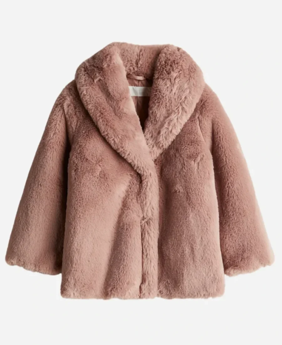 12 Dates Of Christmas S02 Faith Fernandez Fur Jacket